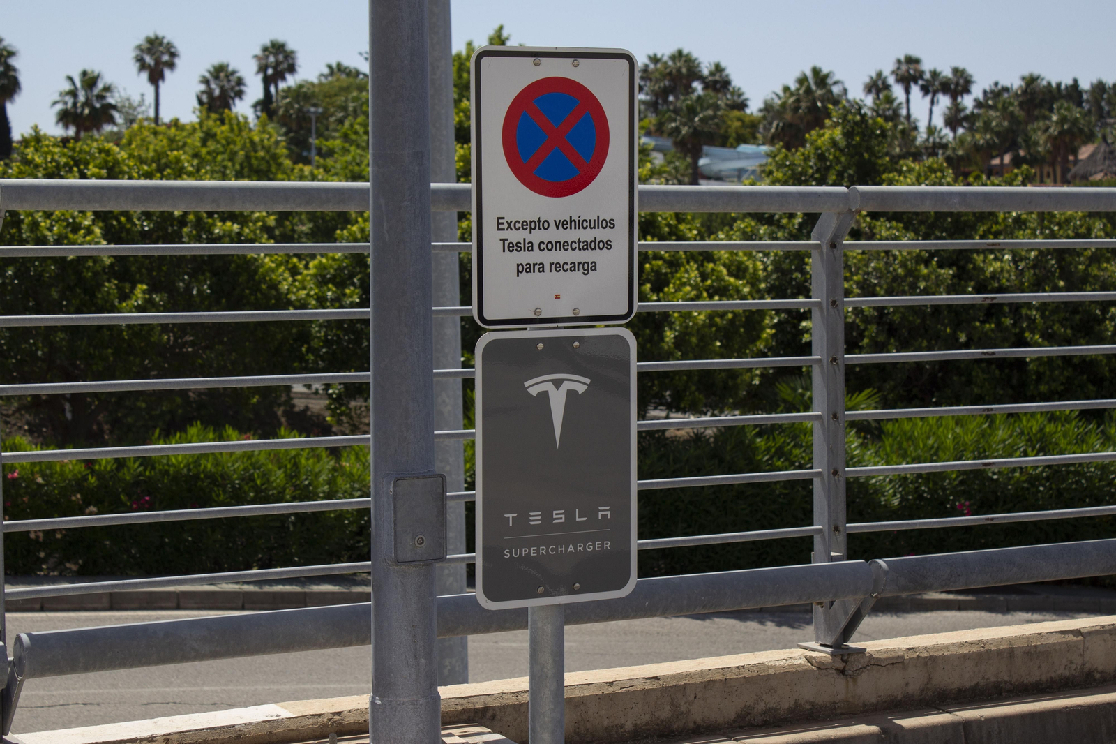 Fotos de los puntos de recarga para coches eléctricos en Algeciras