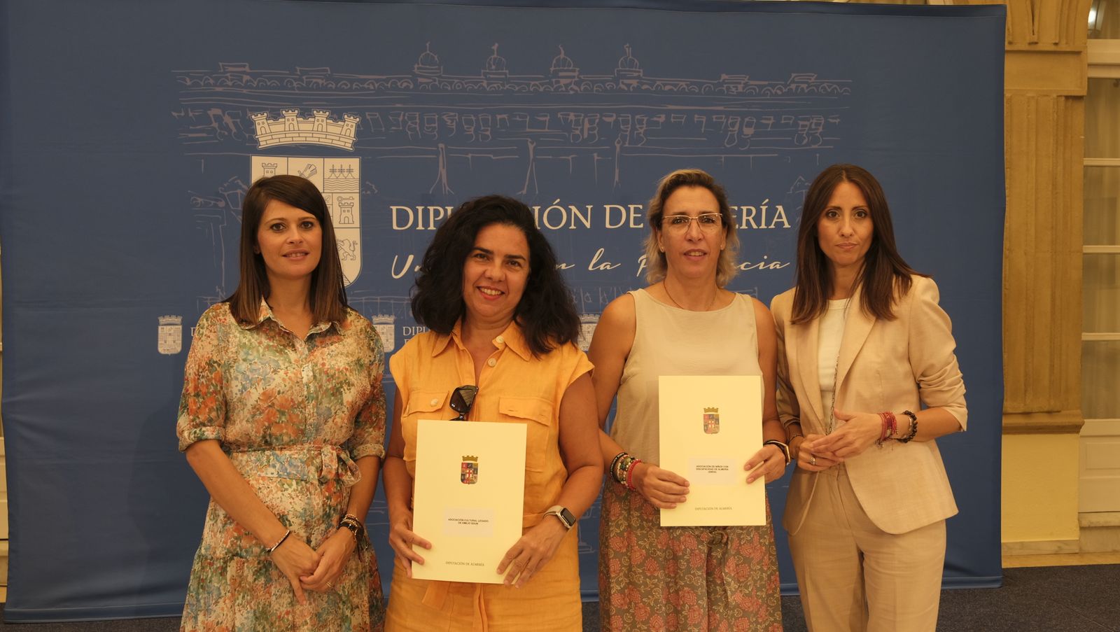 Entrega de ayudas a colectivos sociales en la Diputación de Almería