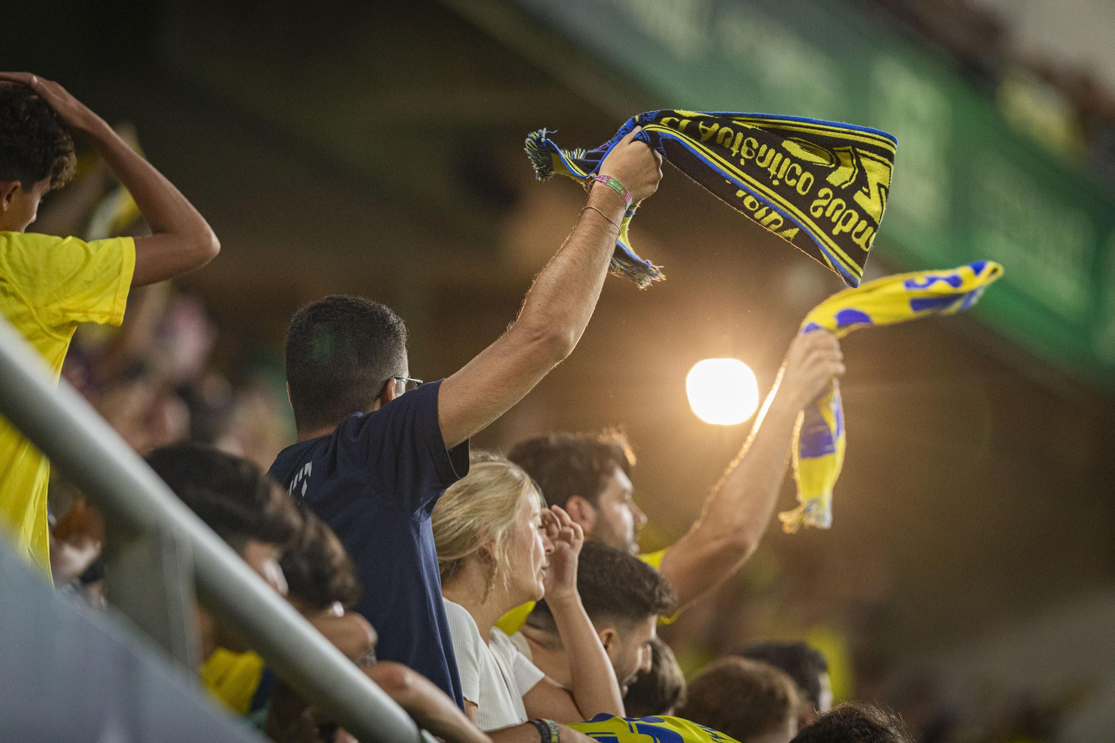 Imágenes del partido Cádiz-Alavés