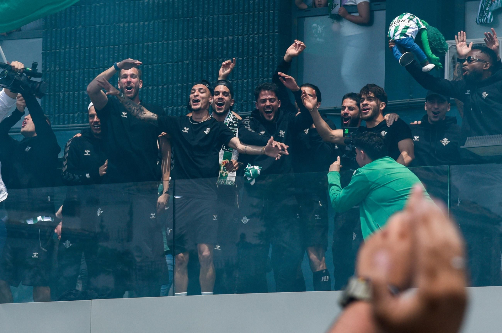 La celebración del Betis en el Villamarín