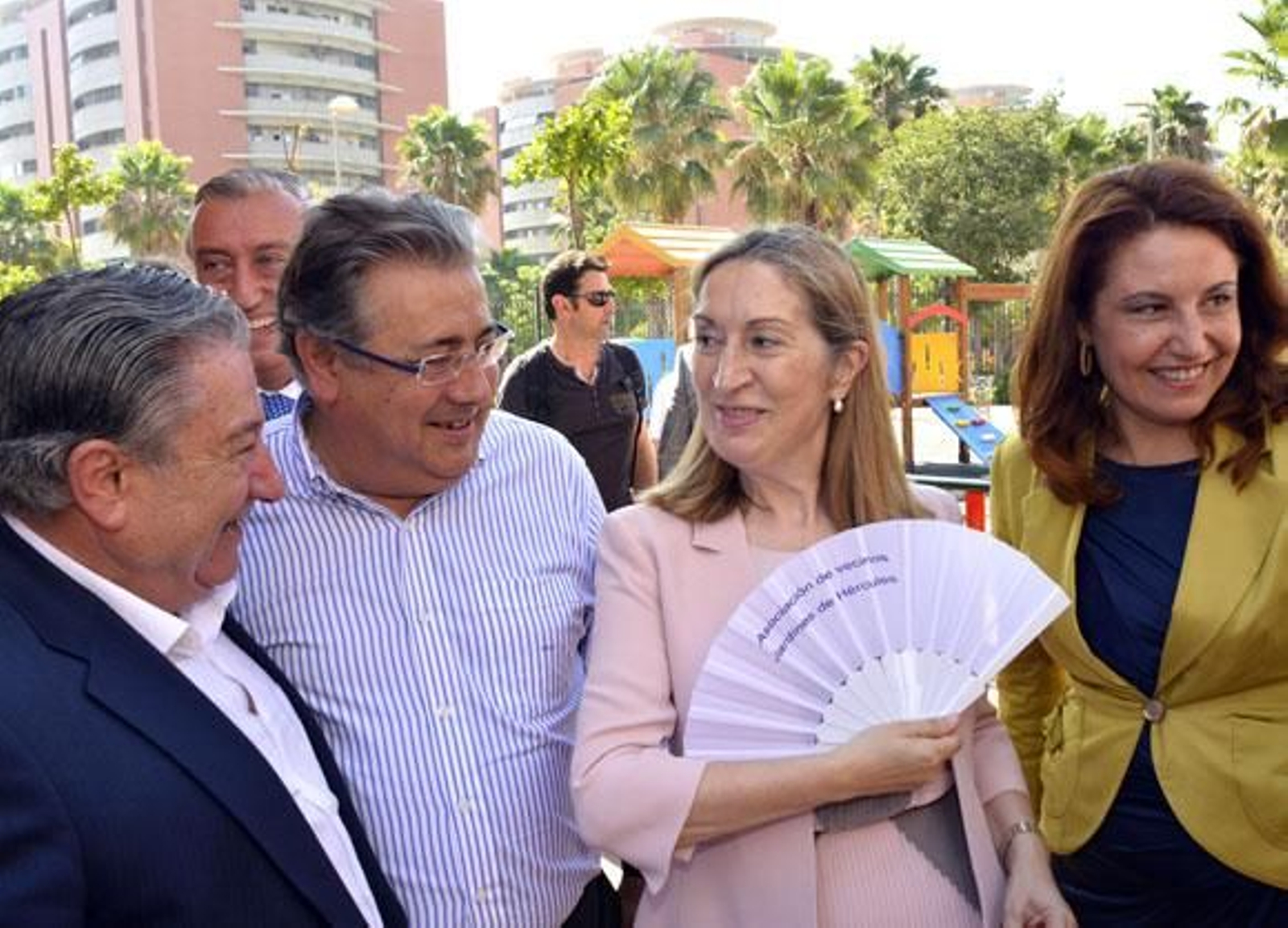 Zoido vende el Cercanías de Bellavista como el nuevo Metro