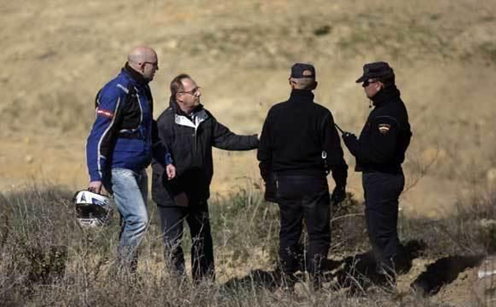 El padre de Marta descubre dos pozos de la escombrera de Camas en los que no se ha buscado el cuerpo