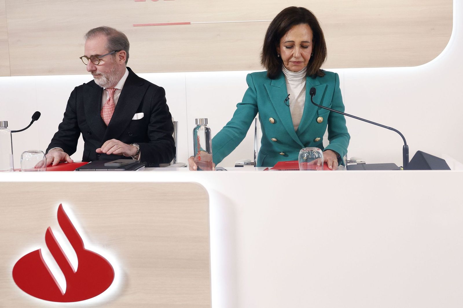 El consejero delegado del Santander, Héctor Grisi, y la presidenta, Ana Botín