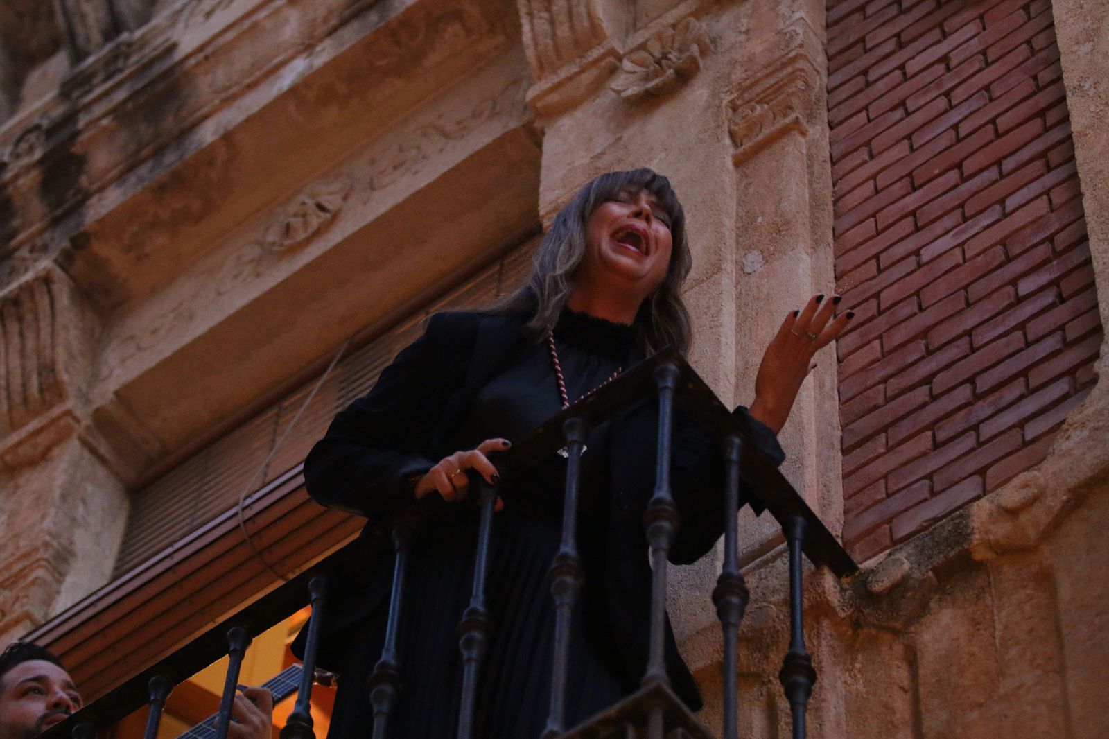 Imágenes de La Magna por las calles de Almería