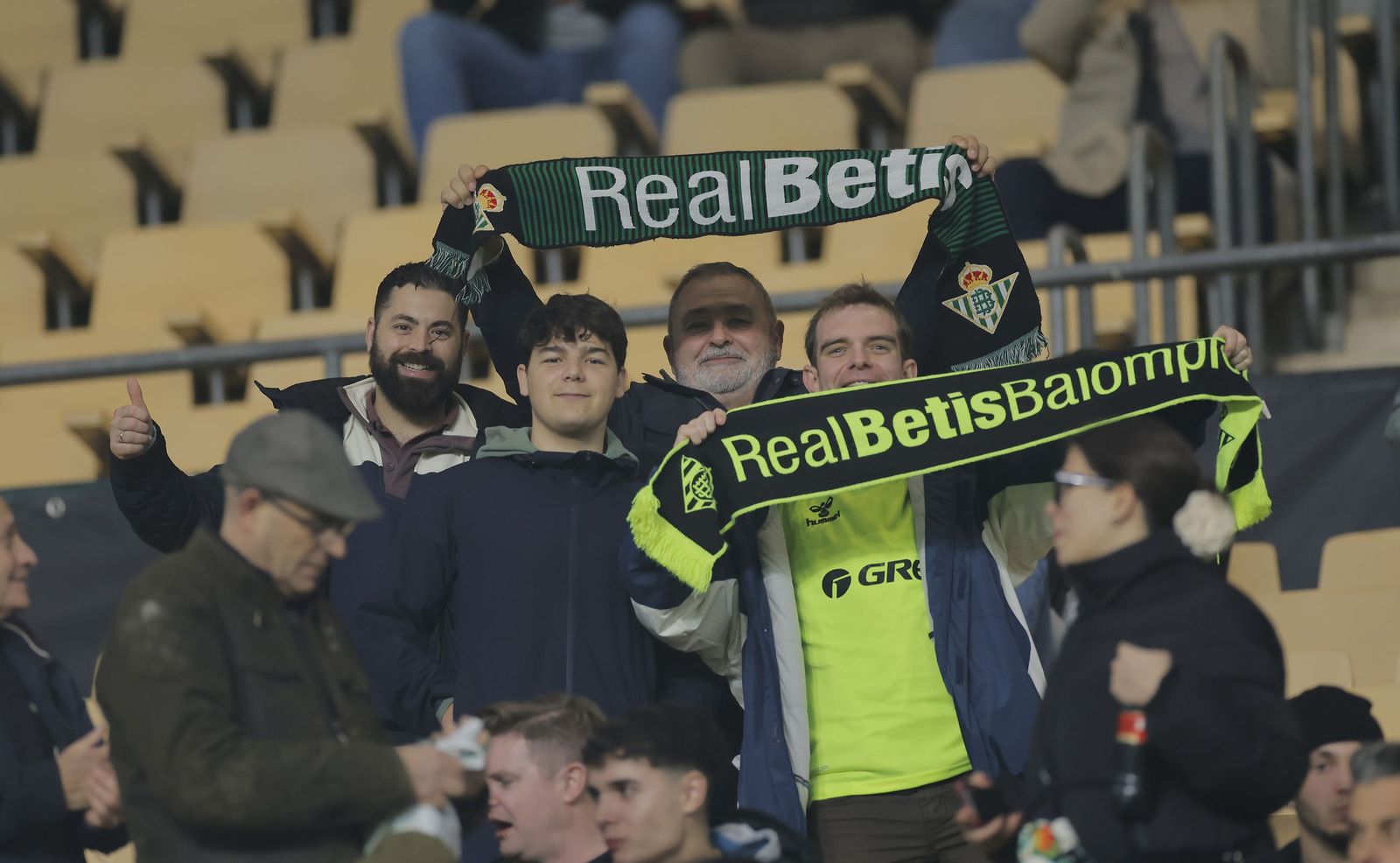 Buscate en las fotos del Betis - Feyenoord