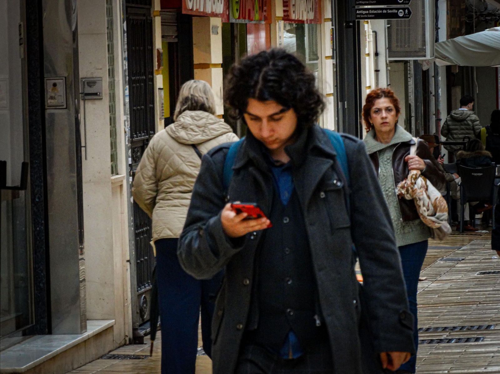 Fotografías del ambiente en la ciudad durante la mañana del lunes