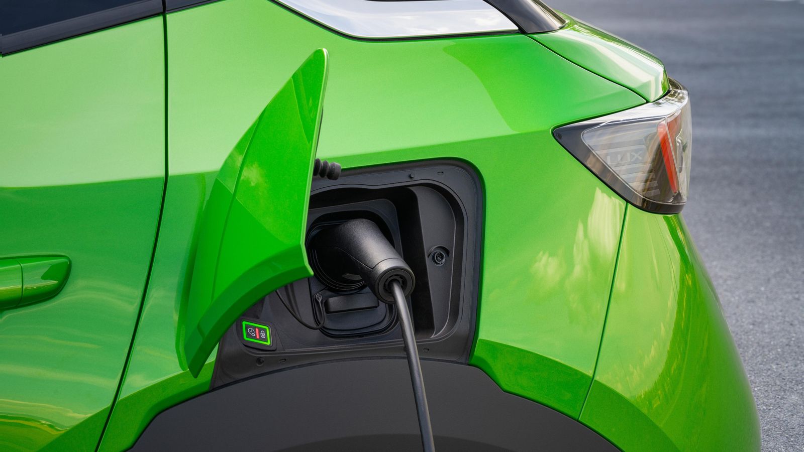 Entre lo que no cambia está la potencia de carga que puede recibir su batería, ya sea con corriente alterna o continua.