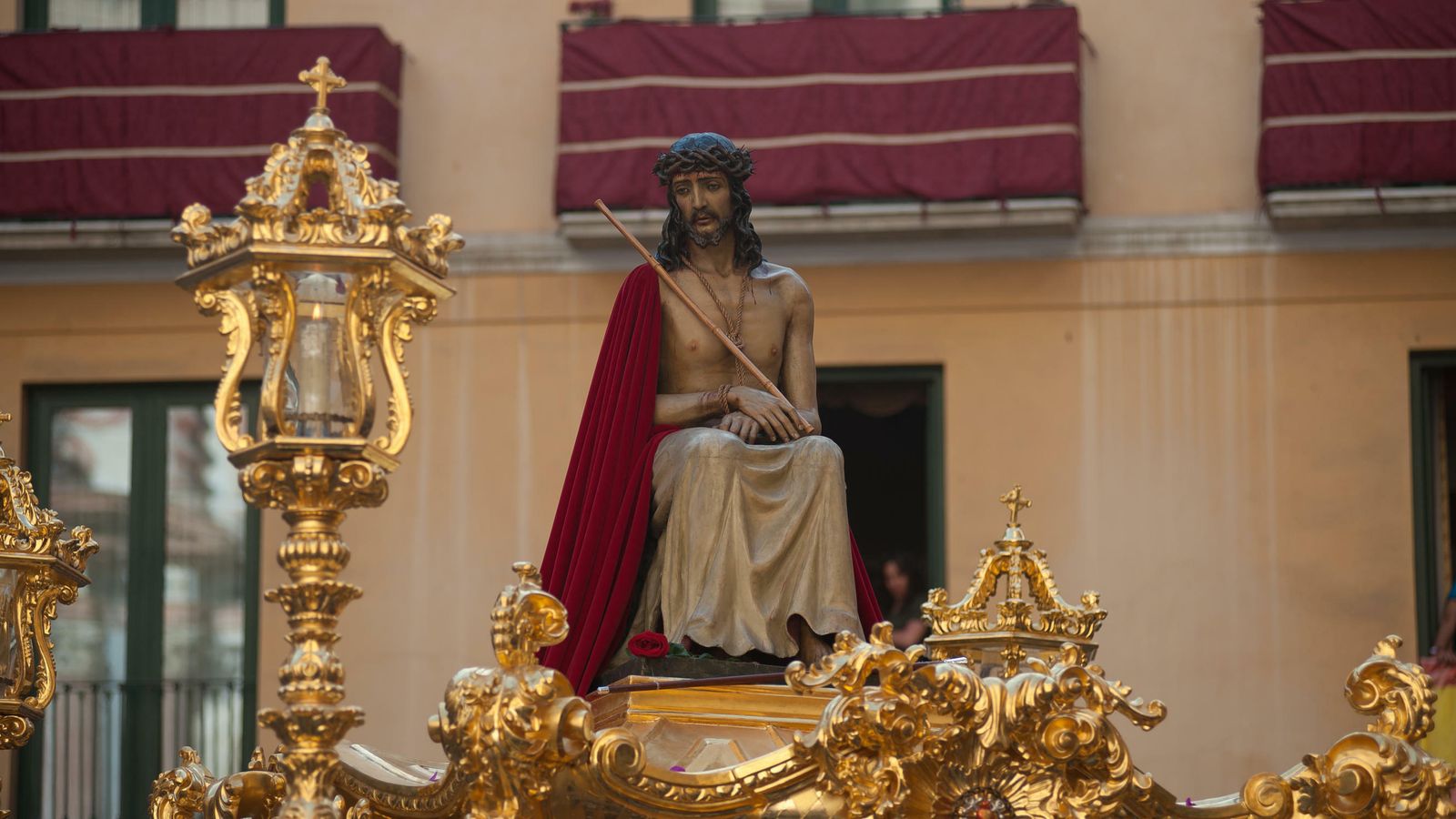 El Santo Cristo Coronado de Espinas en la plaza del Obispo.