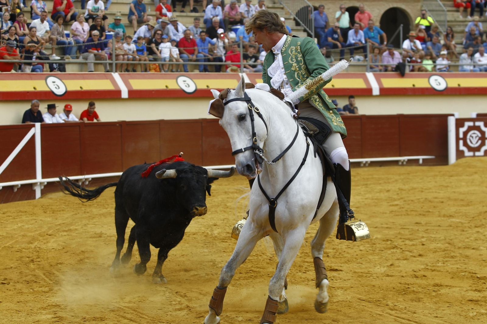 Imágenes de la corrida de rejones en la Feria taurina de Vera 2022