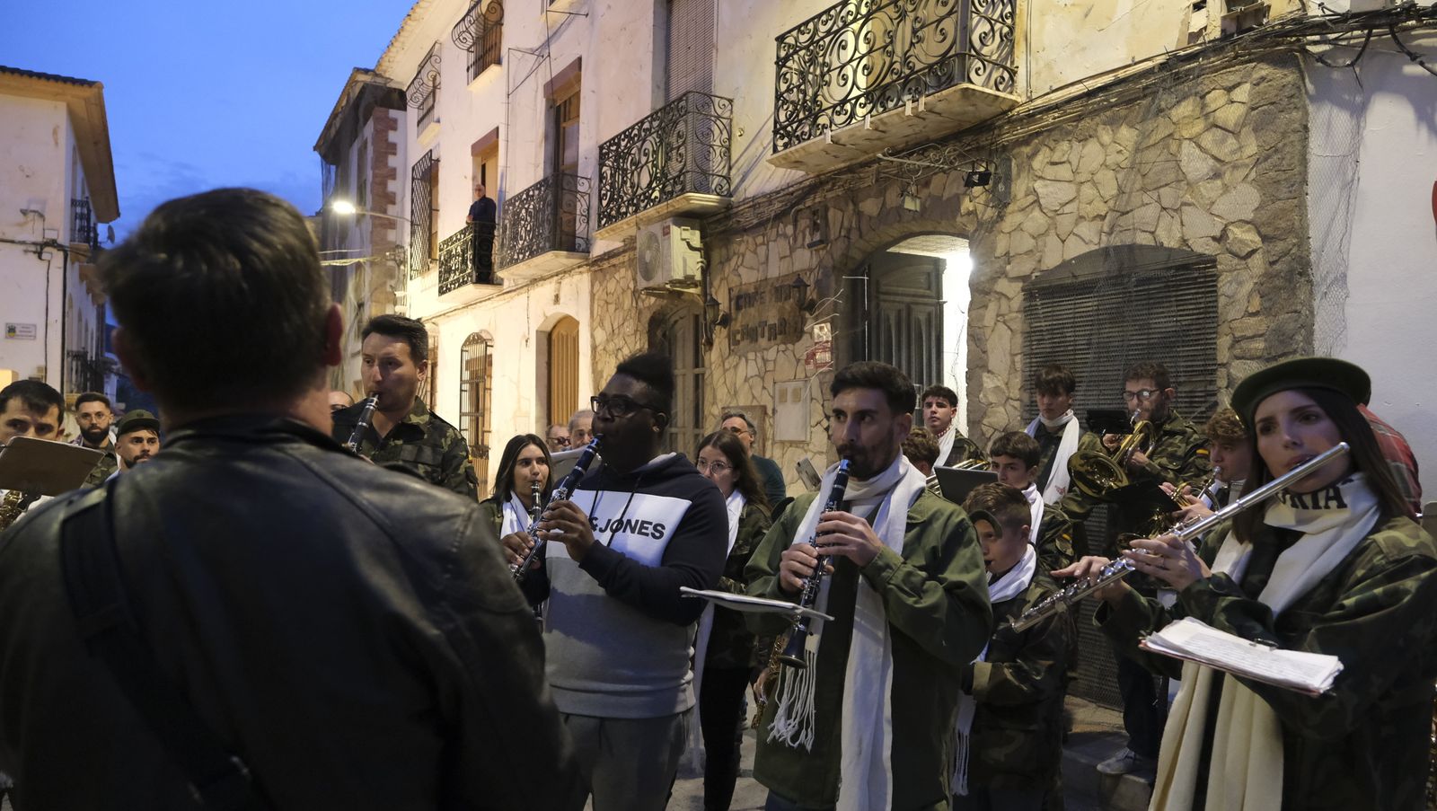 Imágenes de la procesión y carretillas de Cantoria