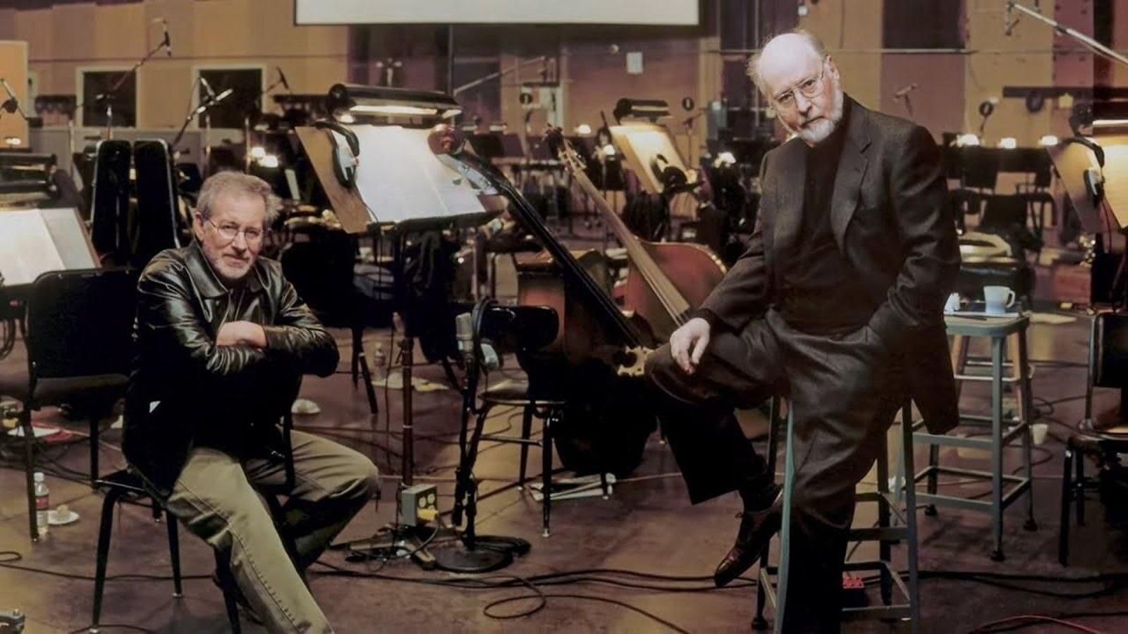 Steven Spielnerg y Joh Williams durante la grabación de la música de 'Los Fabelmans'.