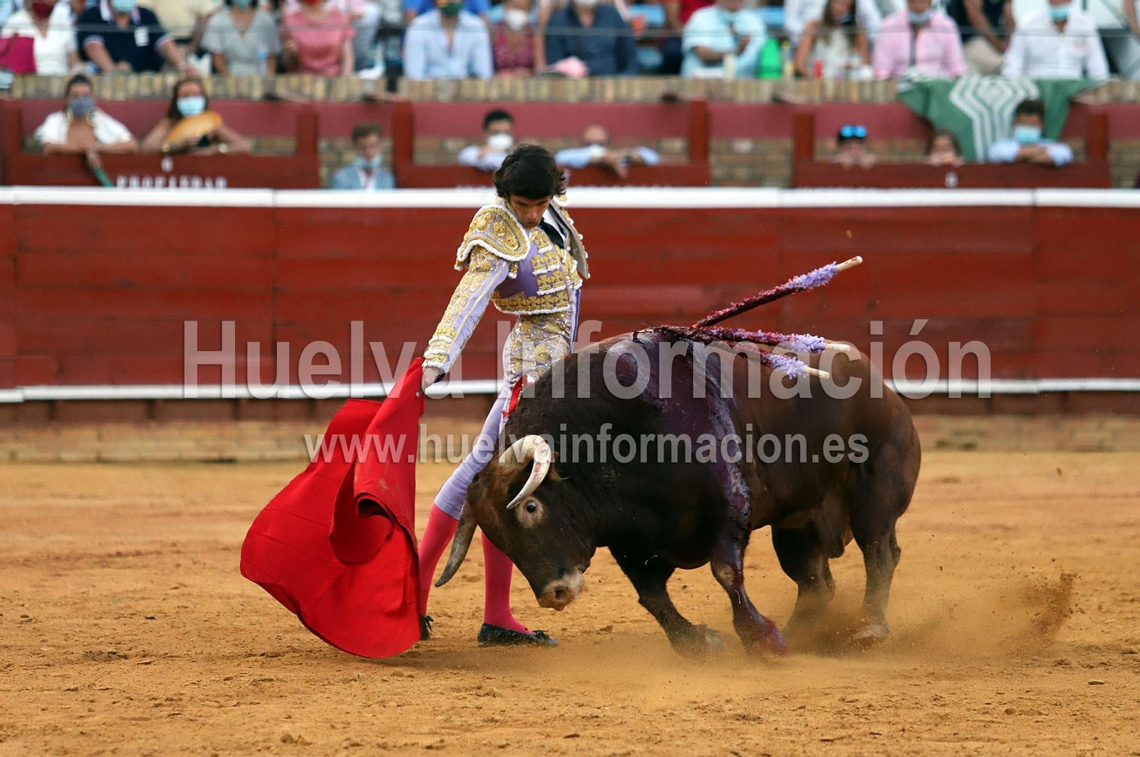 Las imágenes más destacadas de la corrida de toros del 3 de agosto en la plaza de toros de Huelva "La Merced"