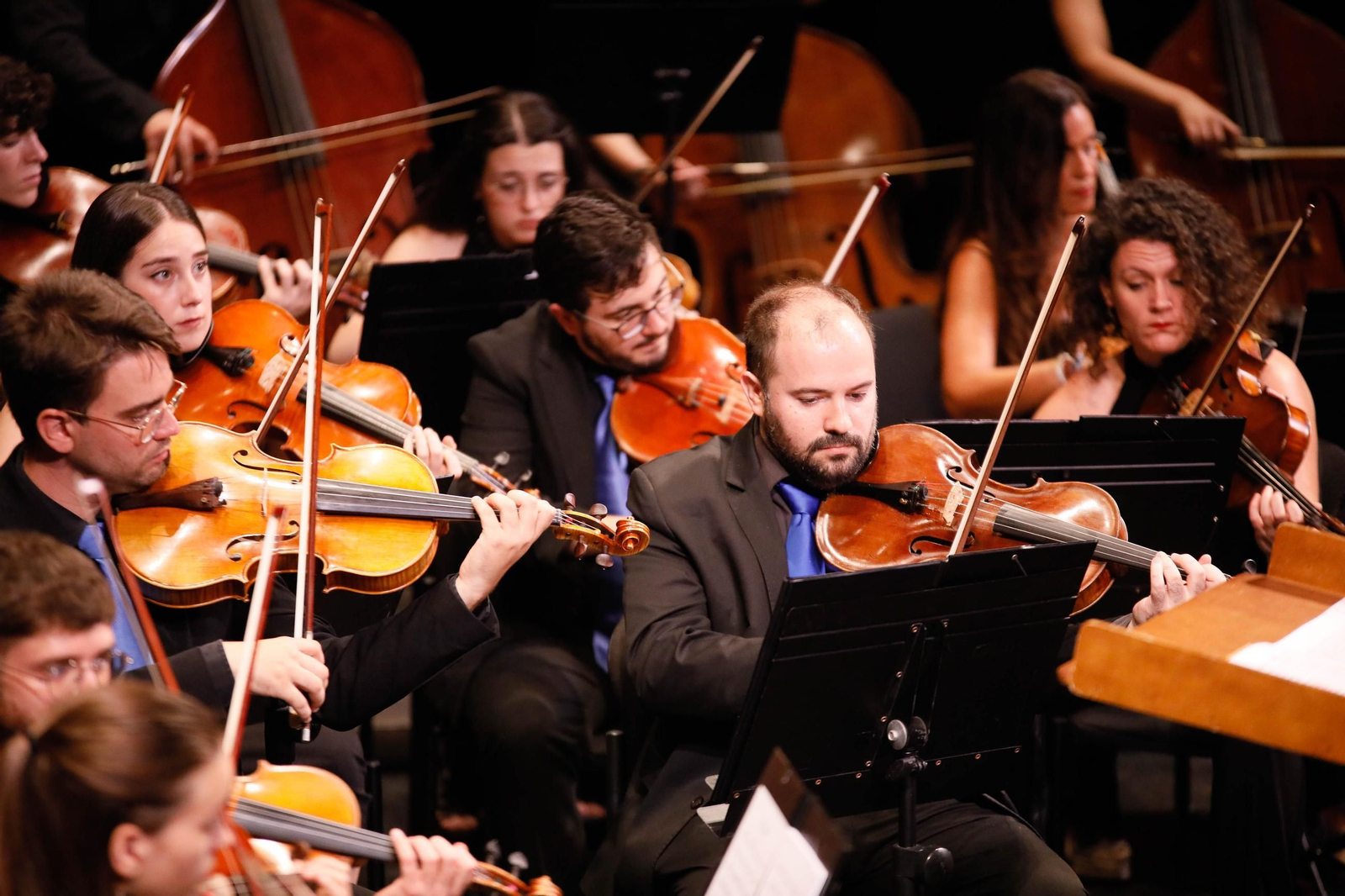 El concierto de la Orquesta de la UAL en el Auditorio Maestro Padilla, en imágenes