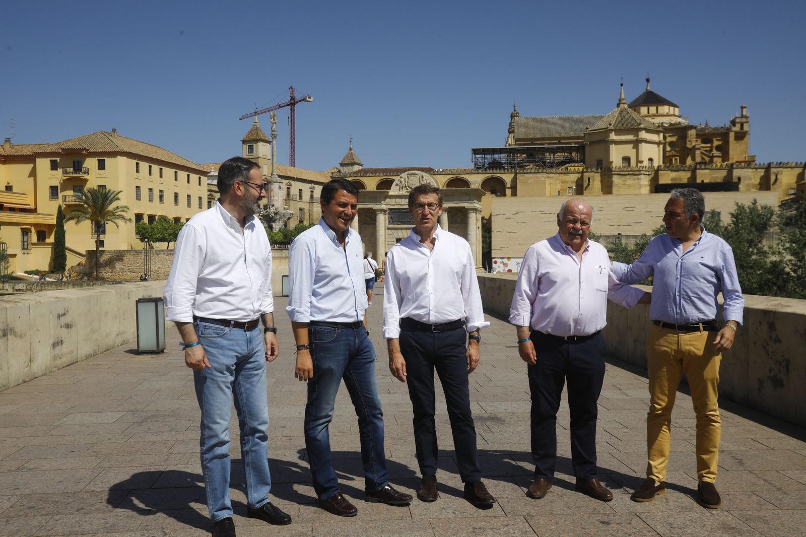 La visita de Núñez-Feijóo a Córdoba, en imágenes