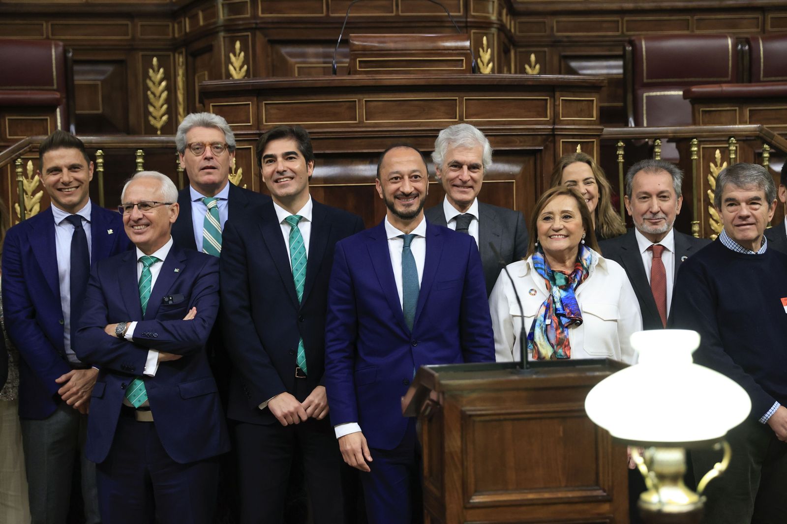 Las imágenes del recibimiento al Real Betis en el Congreso de los Diputados