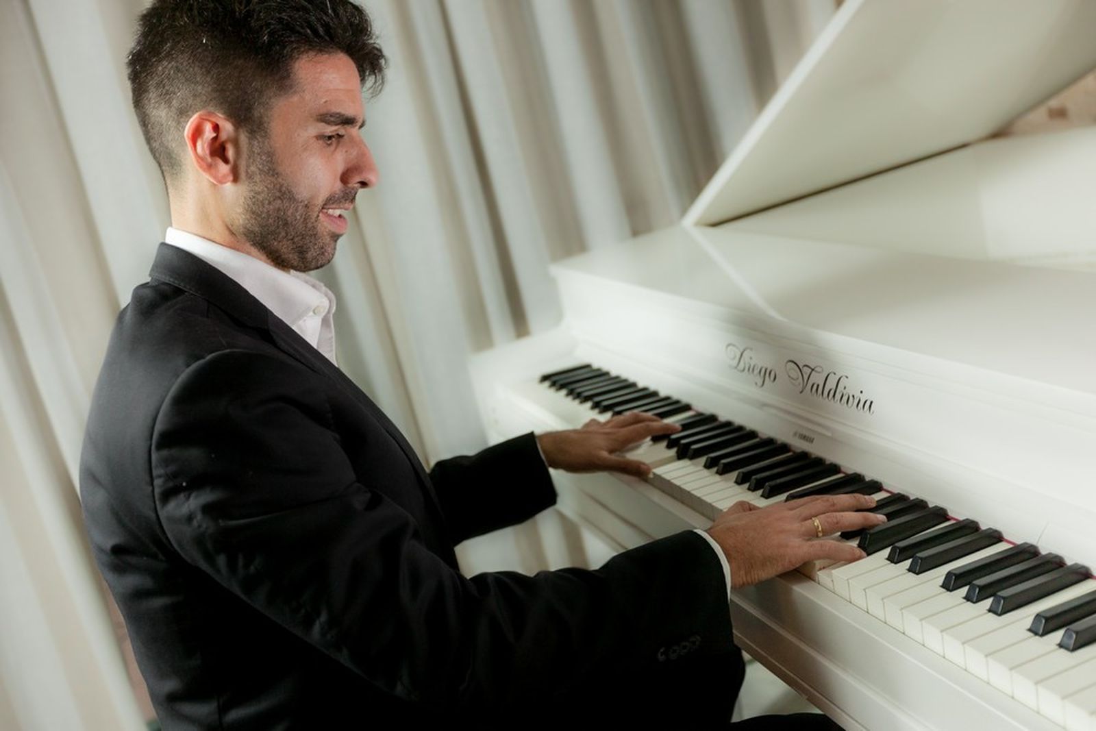Diego Valdivia al piano