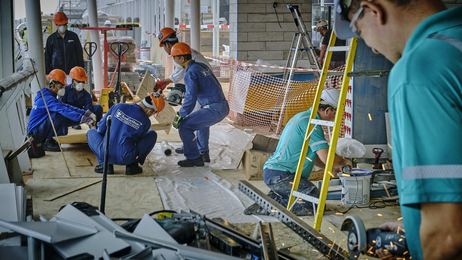 Obras en el buque 'Oasis of the Seas' Obras en el buque 'Oasis of the Seas'