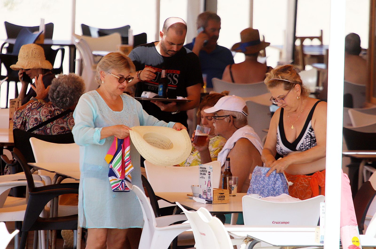 Imágenes del caluroso fin de semana en las playas de Huelva