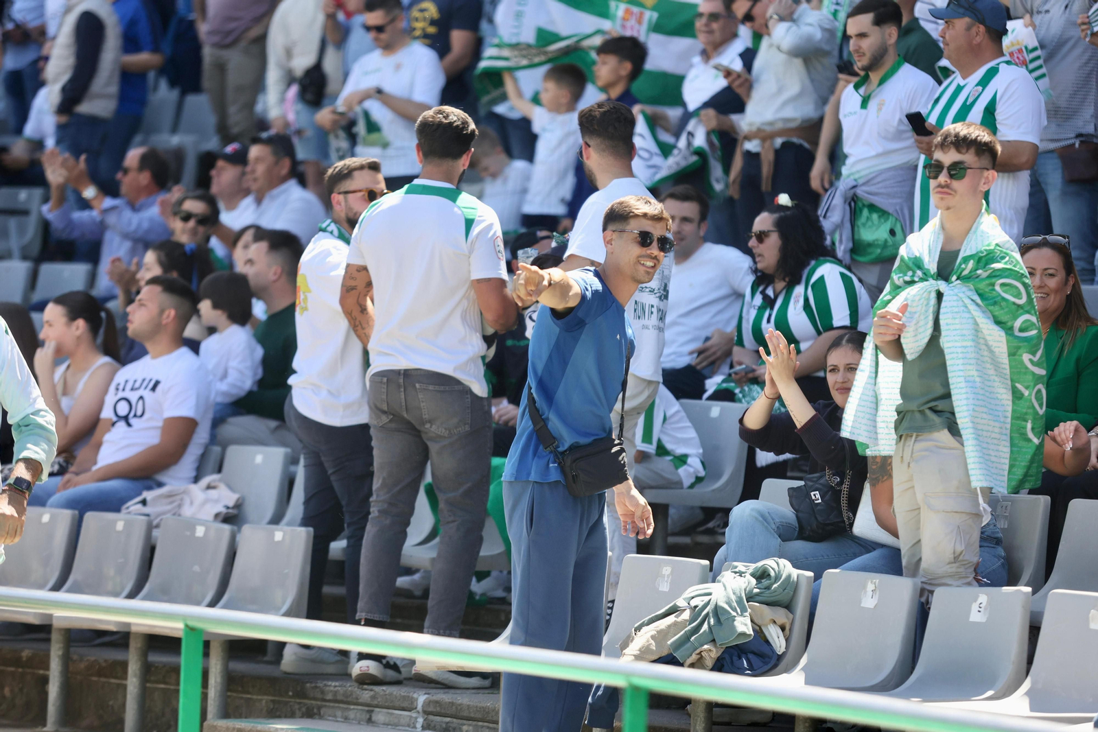 Búscate en el Córdoba - Málaga CF en las gradas de El Arcángel