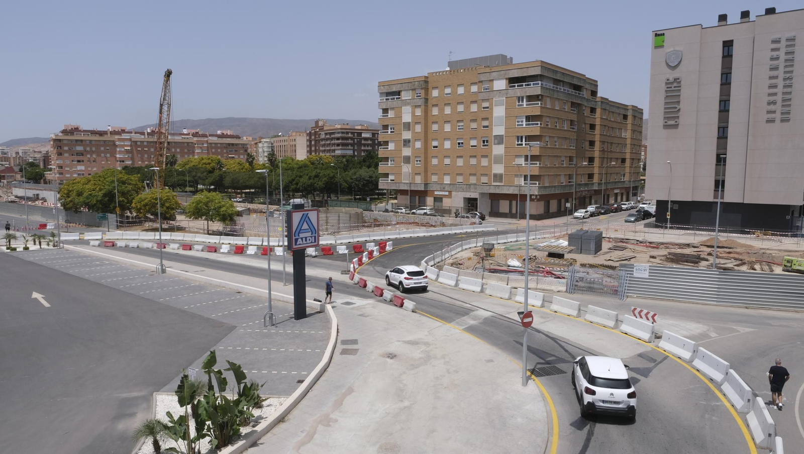 Último día del Puente de la Avenida del Mediterráneo, en imágenes