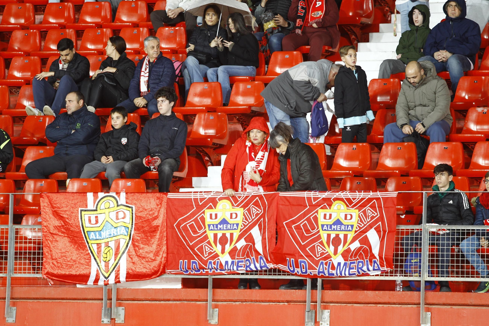 Las fotos del partido de fútbol U.D. Almería-Real Burgos
