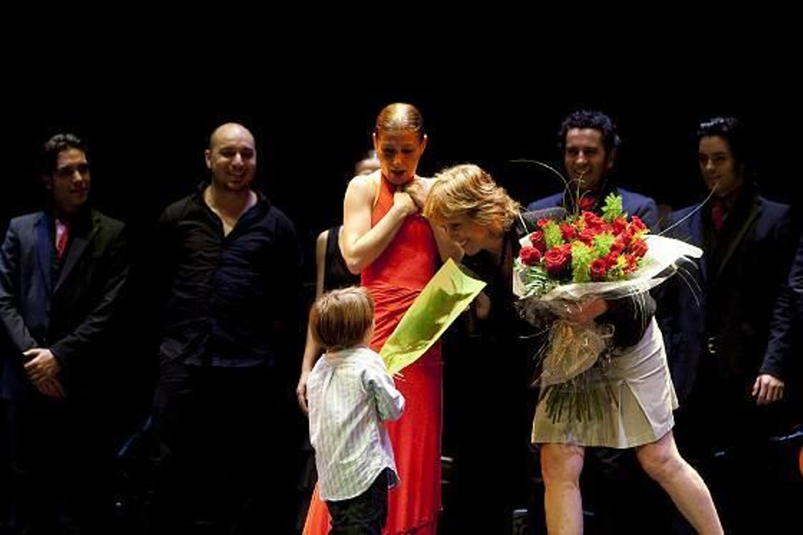 Una emocionada Sara Baras se despide temporalmente de los escenarios para dedicarse a su familia. 

Foto: Lourdes de Vicente