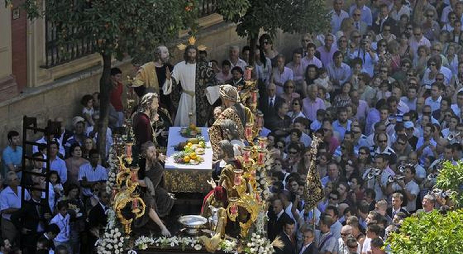 Traslado del misterio de la Cena

Foto: Juan Carlos Vazquez