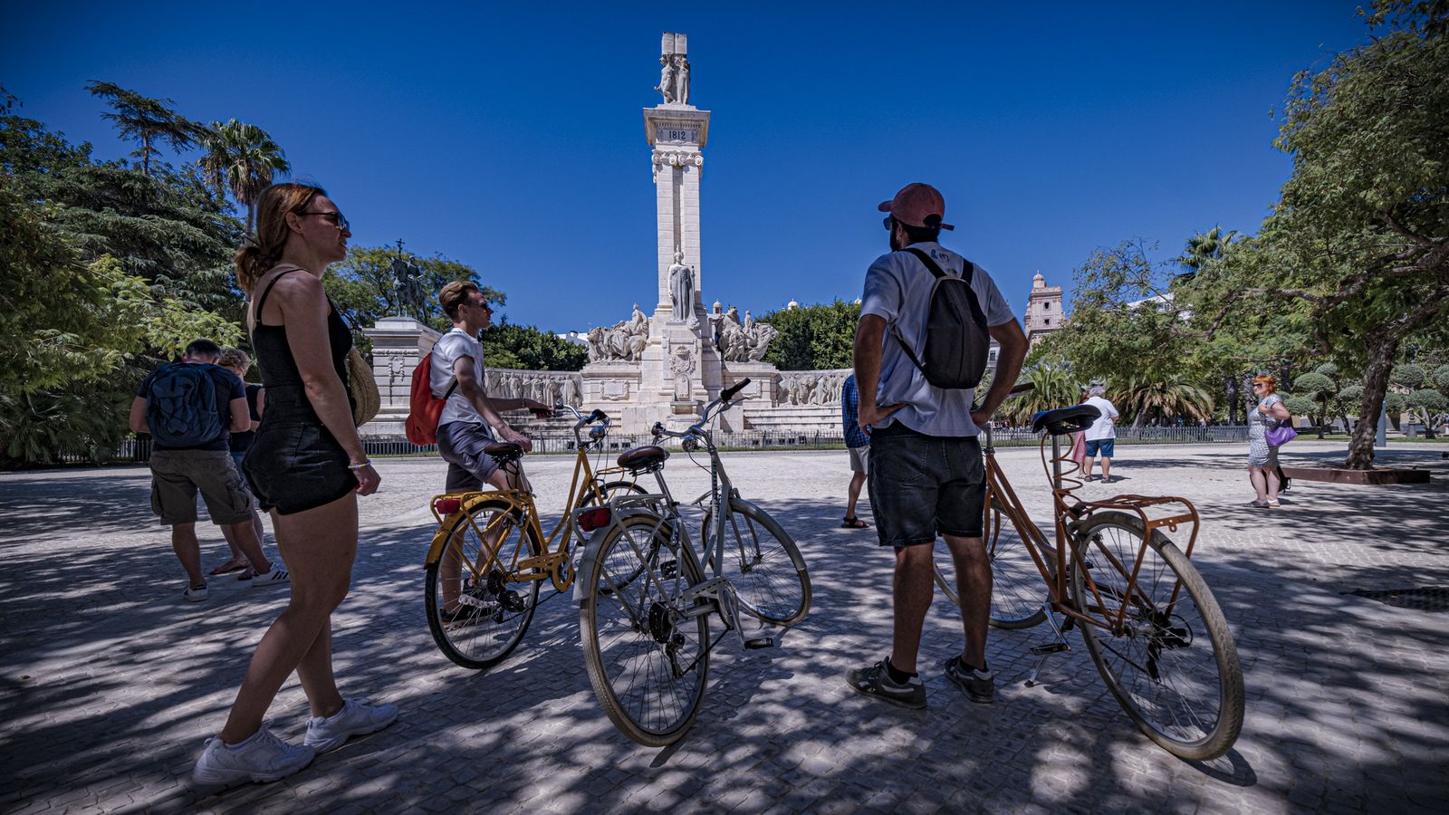 Monumento a la Constitución de 1812 en la Plaza de España.