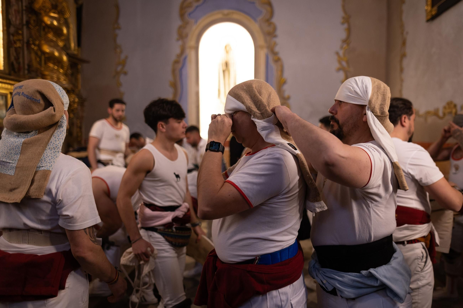 Así vivió granada la salida de la Hermandad del Rosario 2025