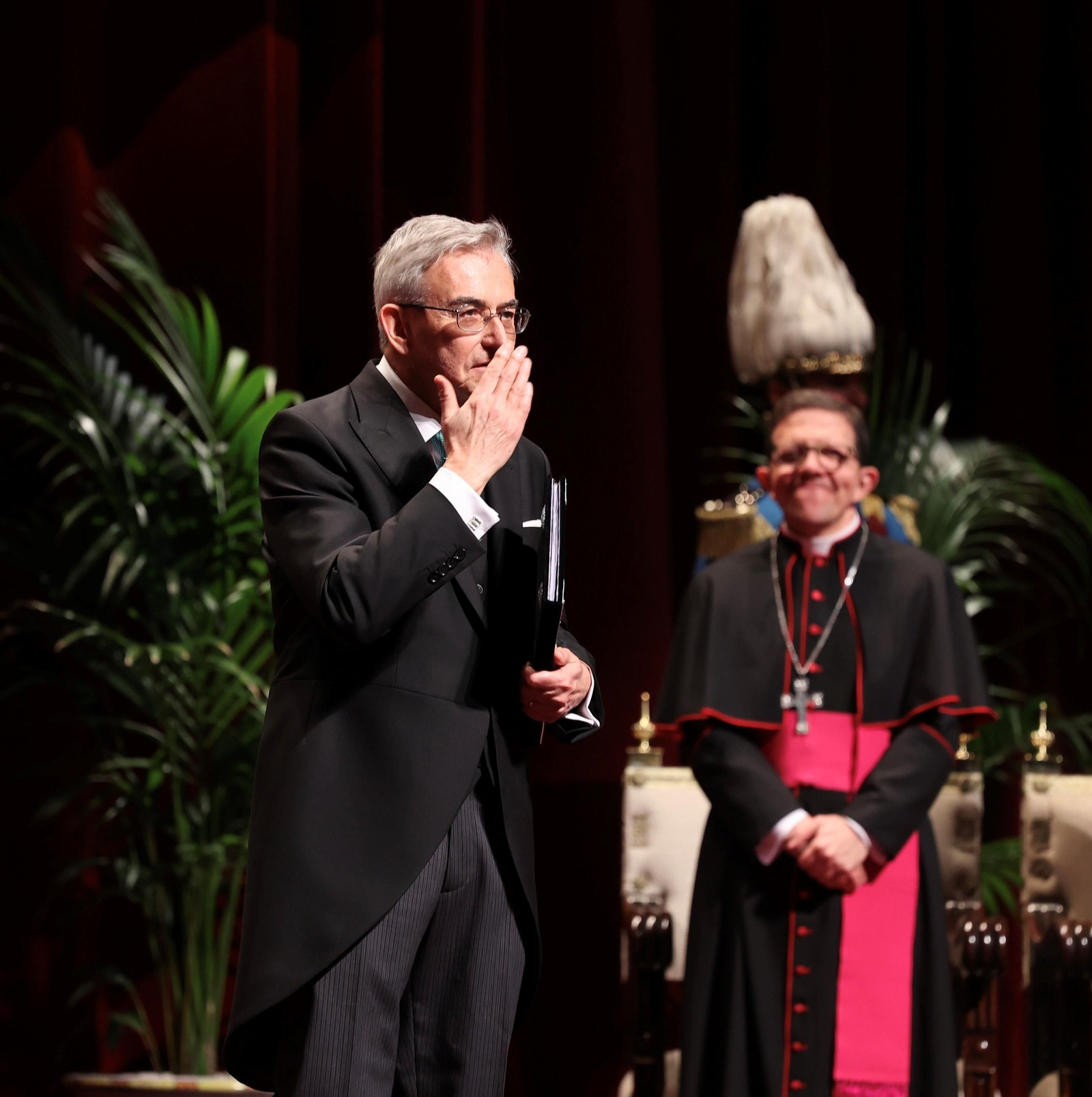 Las imágenes del pregón de la Semana Santa de Sevilla con José Joaquín León