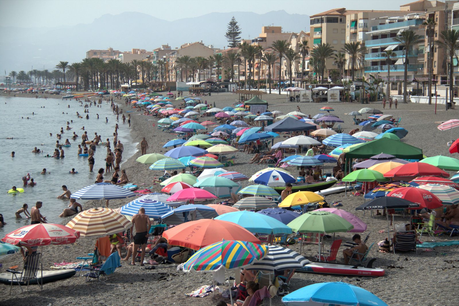 Lleno en la Costa pese a la jornada electoral