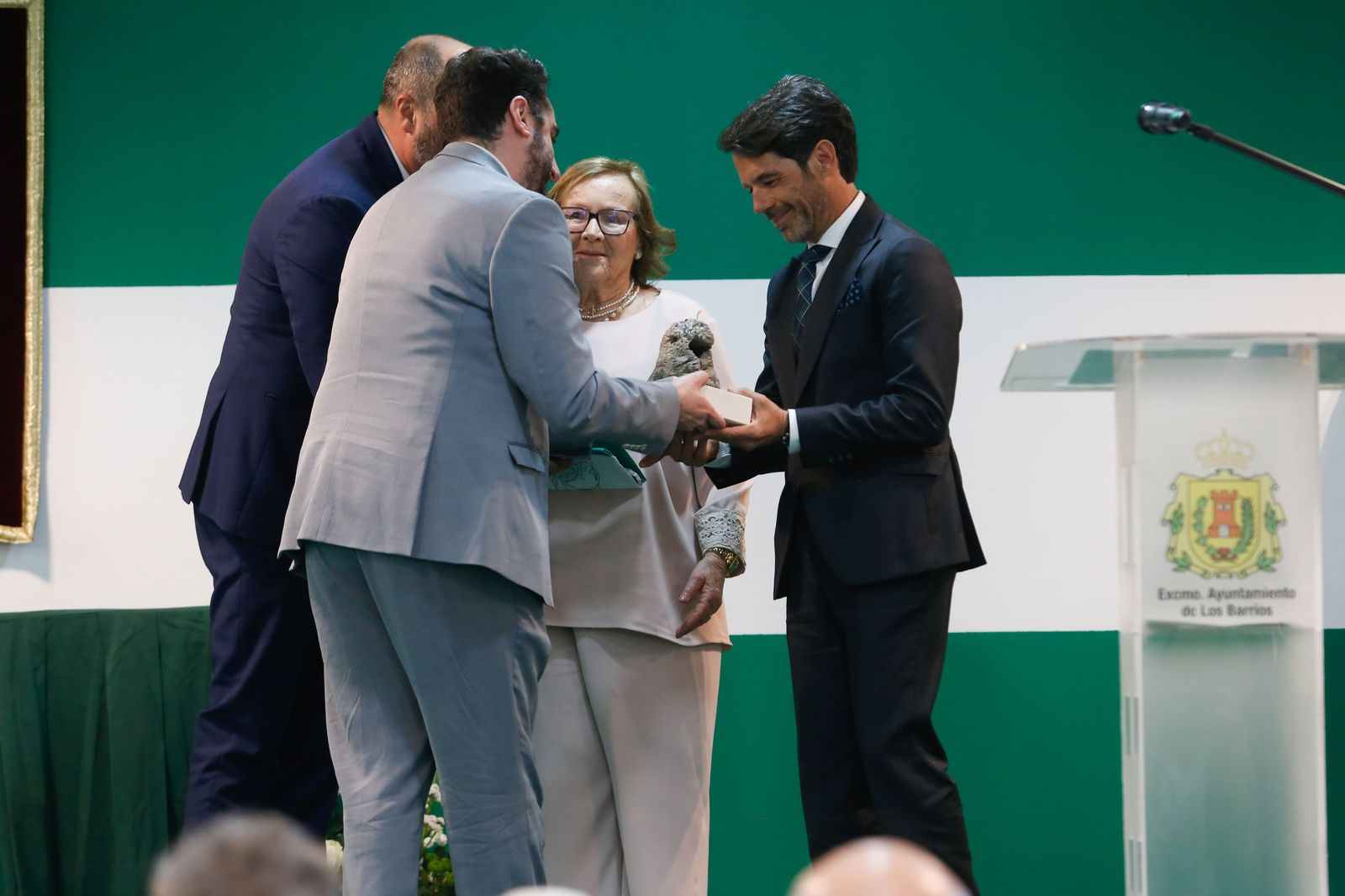 Fotos de la entrega de reconocimientos por el Día de Andalucía en Los Barrios