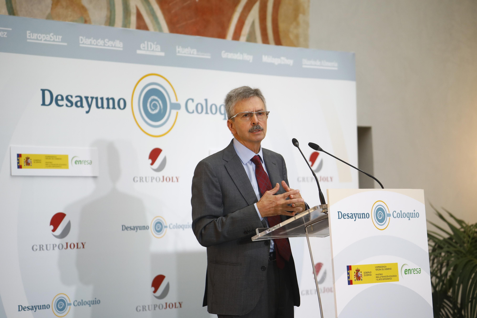 El desayuno-coloquio de El Día con el presidente de Enresa, José Luis Navarro, en imágenes
