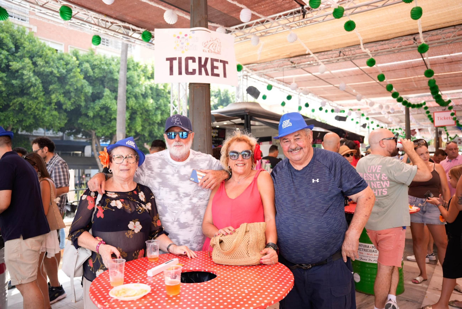 Así viven los almerienses el primer sábado de la Feria del Mediodía