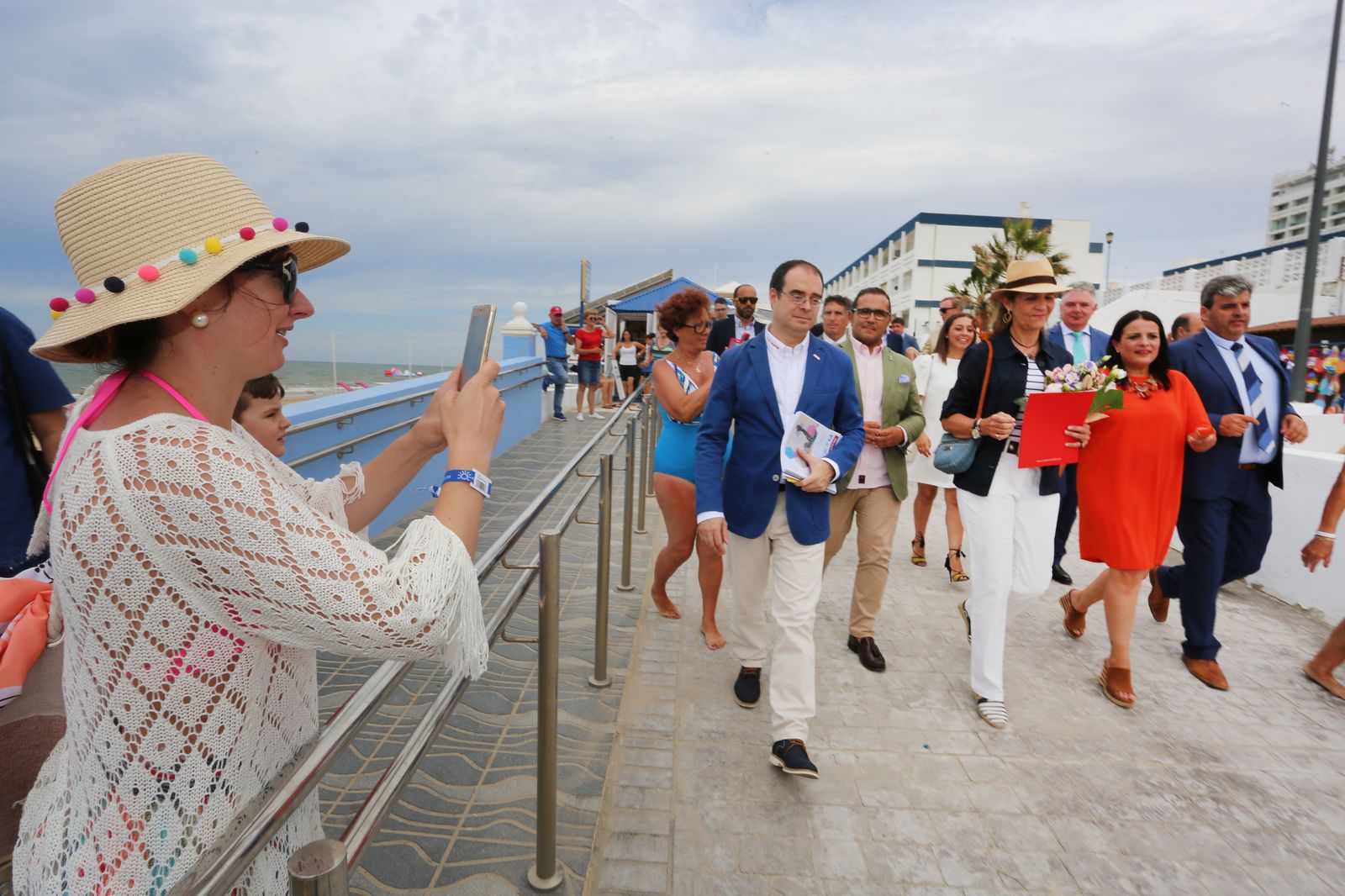 La Infanta Doña Elena asiste a varios talleres de prevención de la fundación Mapfre, en imágenes