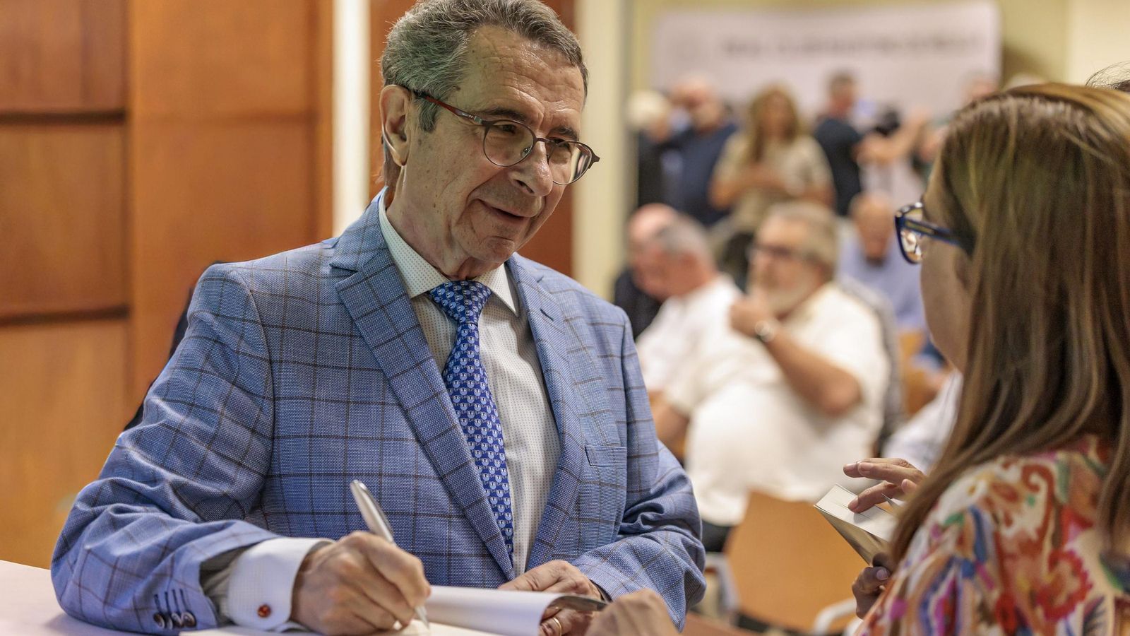 El teniente general César Muro Benayas, presenta su nuevo libro ‘Fronteros de la Reconquista’ en el Real Club Marítimo de Melilla