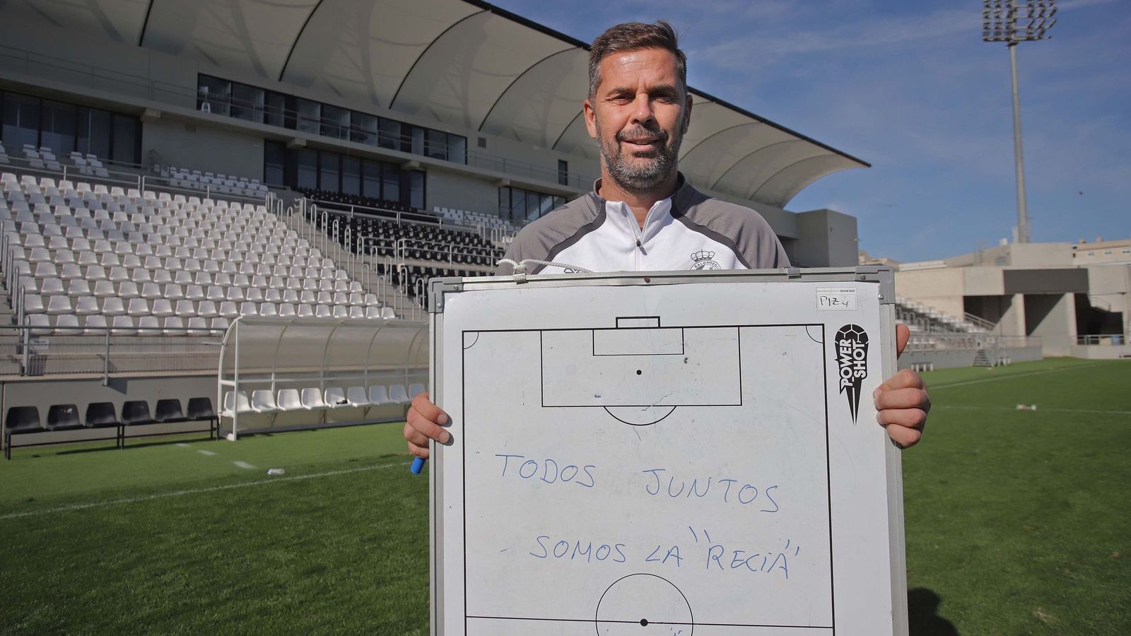 David Sánchez, entrenador de la Balona, posa para la entrevista de 'Europa Sur'