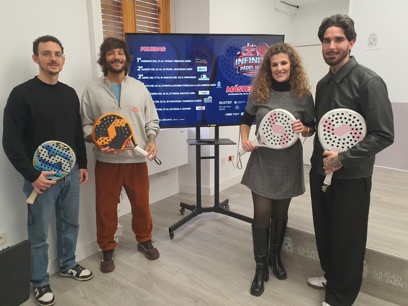 Álex González, Javier Cachón, Beatriz López e Iván de Torres, en el acto de presentación.