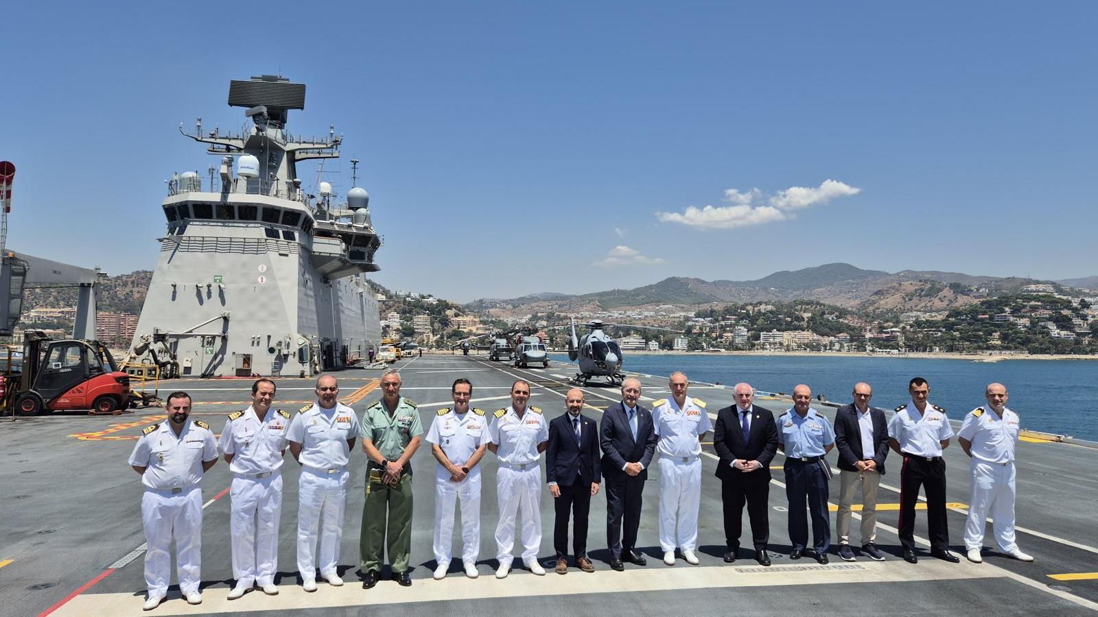 Recepción de los representantes de la Armada. Recepción de los representantes de la Armada.