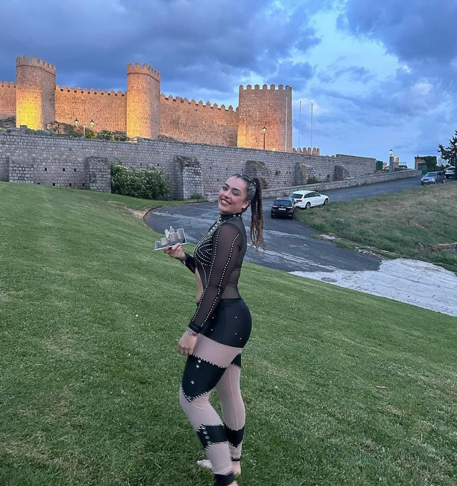 Natalia Belmonte con el primer premio del Campeonato de España Fit-Kid 2023 en Ávila