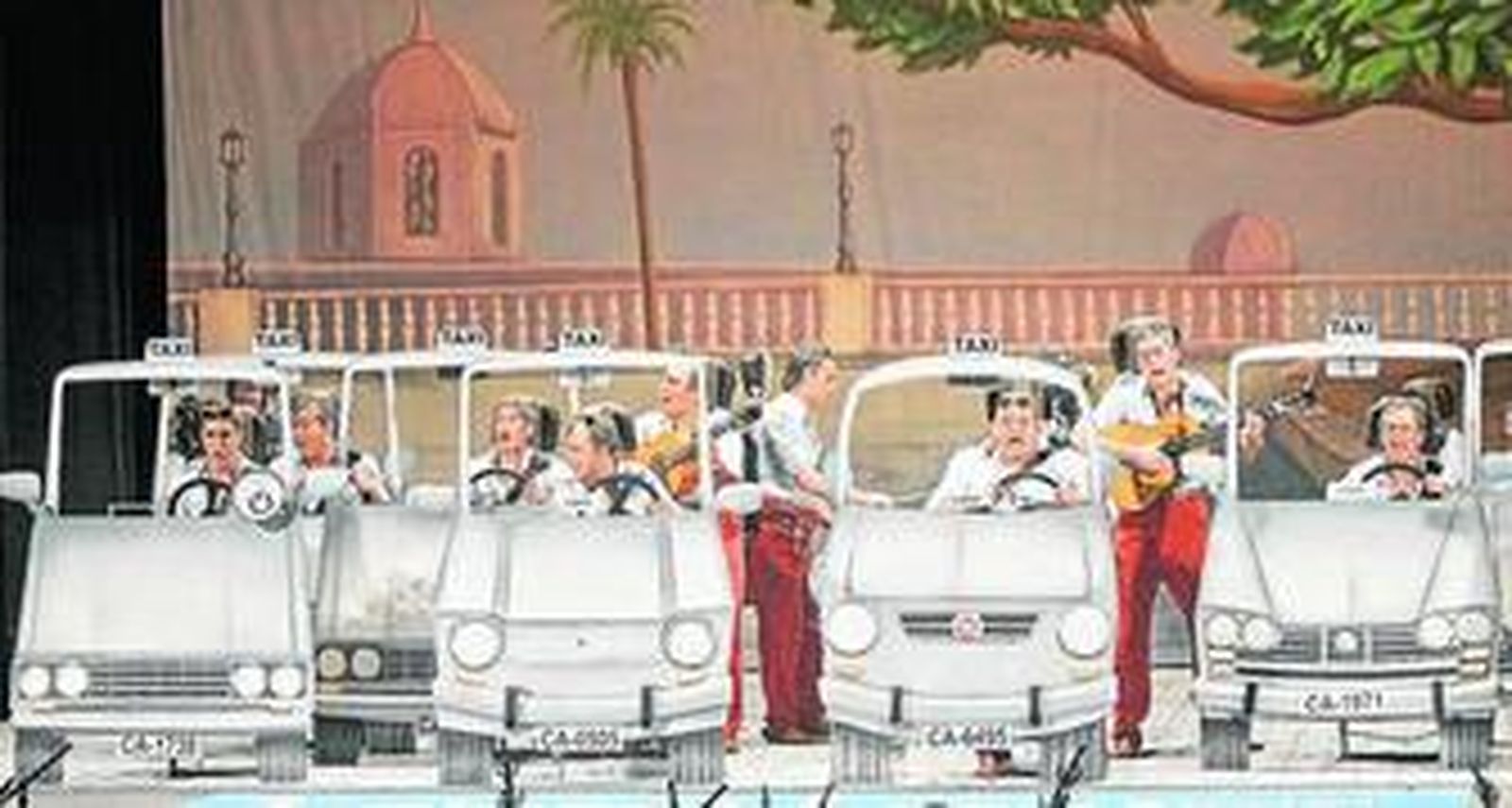 La chirigota 'Los que siempre te dan la espalda' en una de sus actuaciones del Concurso del Falla 2010.