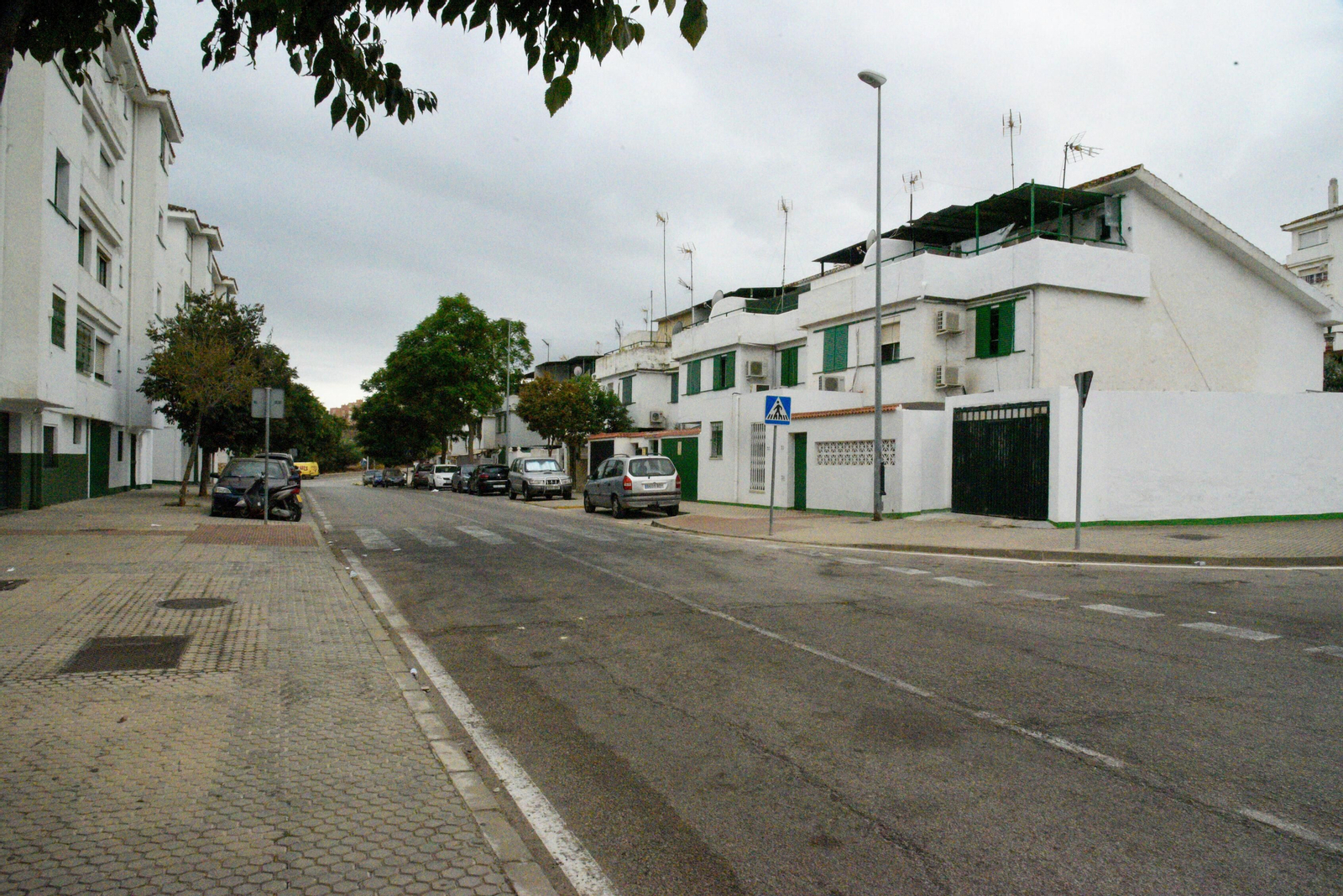 La calle Antonio Machado, en El Saladillo, escenario del segundo asesinato de la semana en Algeciras.
