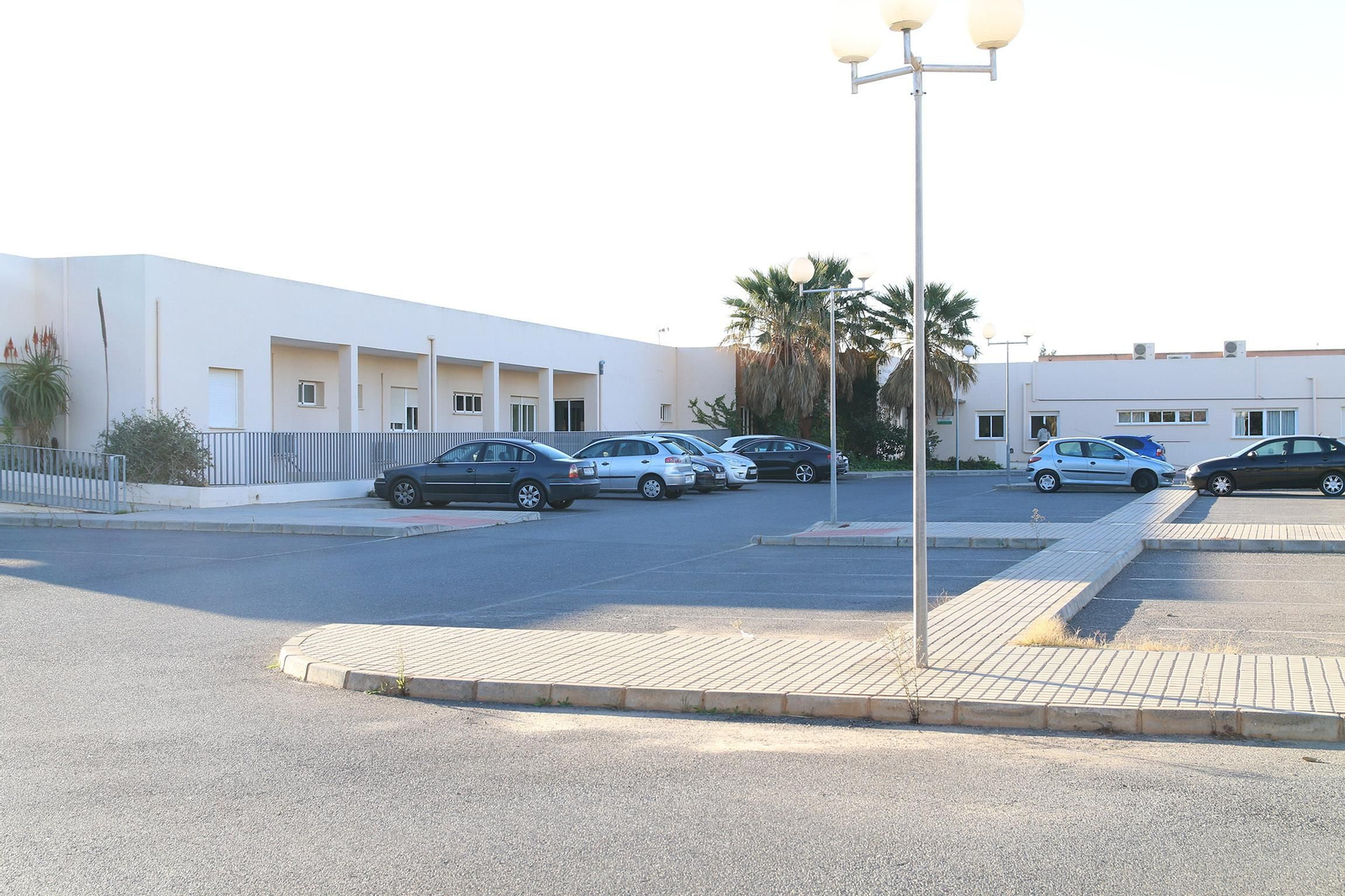 Las imágenes de la llegada de las primeras vacunas contra el COVID-19 a Almería