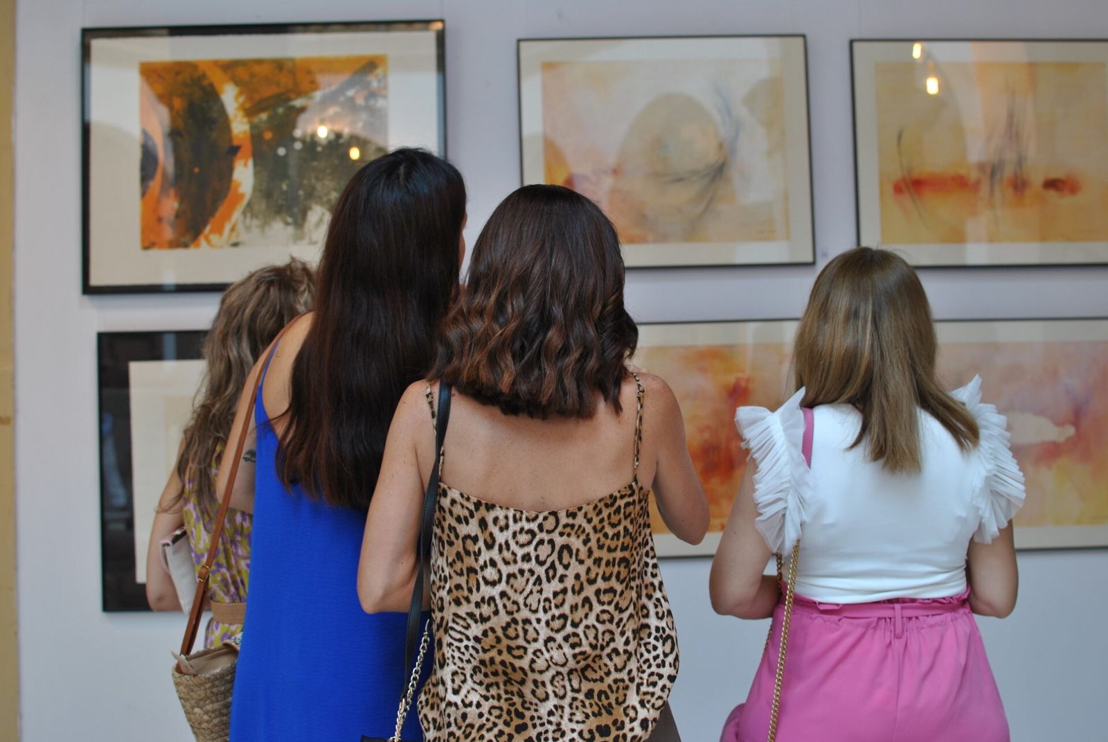 Inauguración de la exposición solidaria del Banco de Alimentos en la Fundación Valentín de Madariaga.