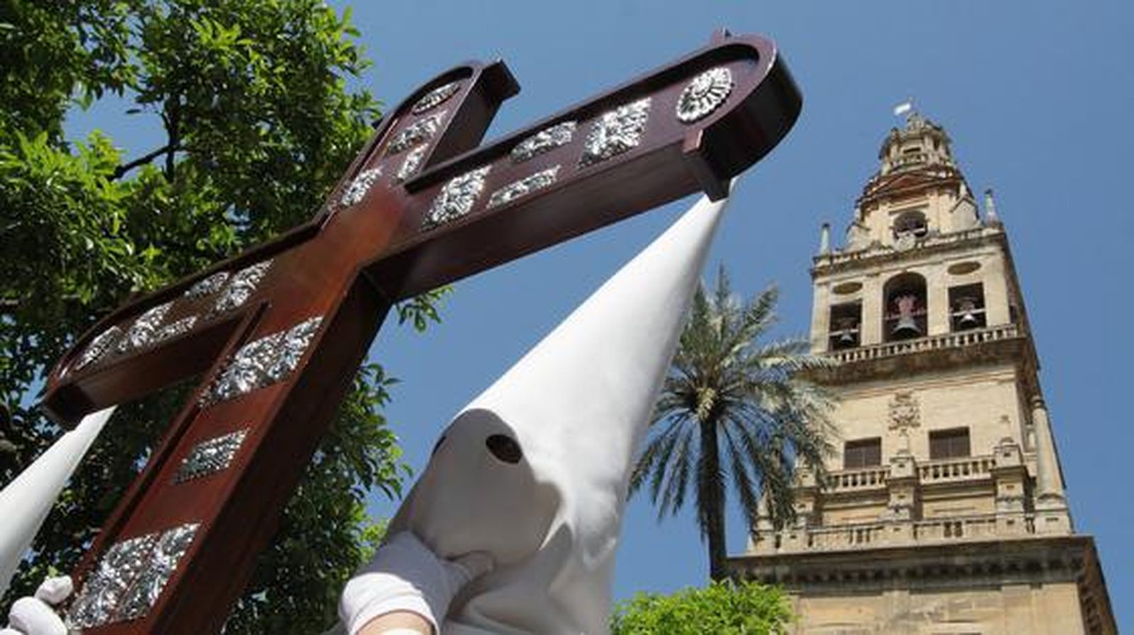 Un nazareno en la catedral.

Foto: Rafael A. Butelo/ lvaro Carmona