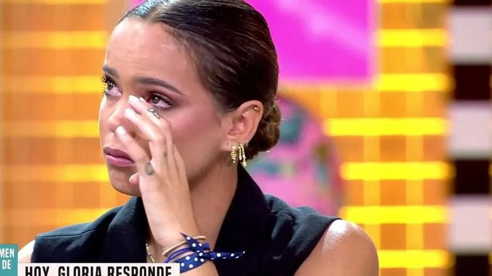 Gloria Camila ha vuelto a llorar debido al tenso enfrentamiento que mantiene con la familia de Michu.