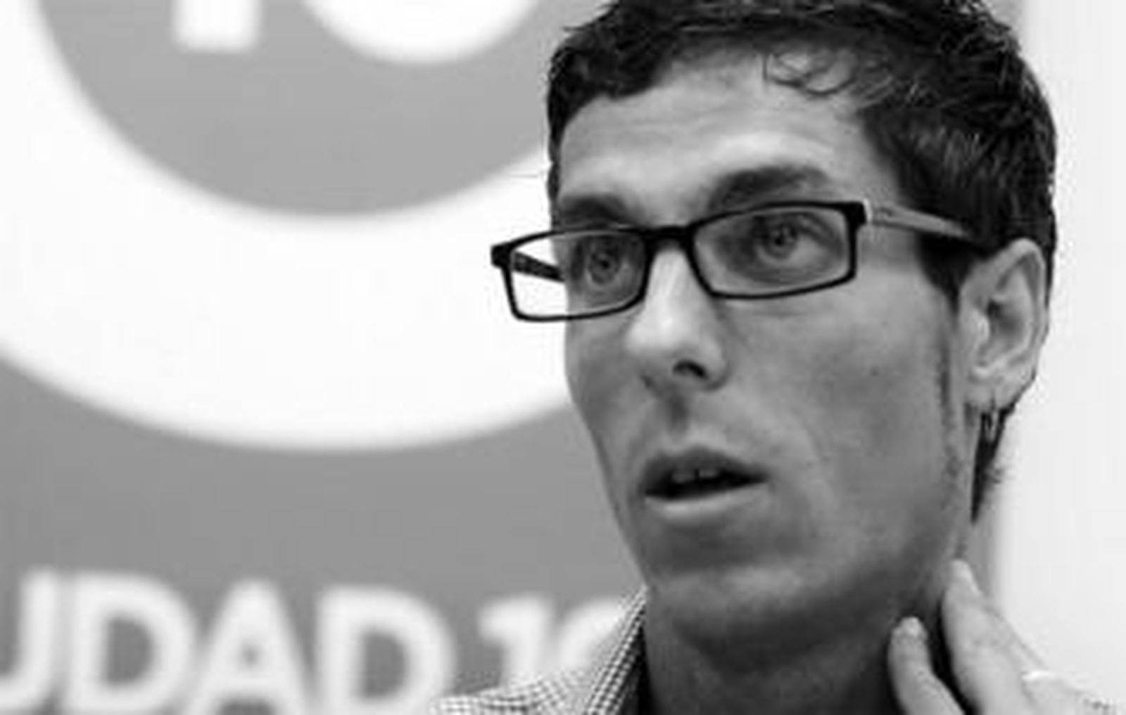 David Domínguez, ayer, tras firmar con Rocamonde y De Bernardo el convenio.