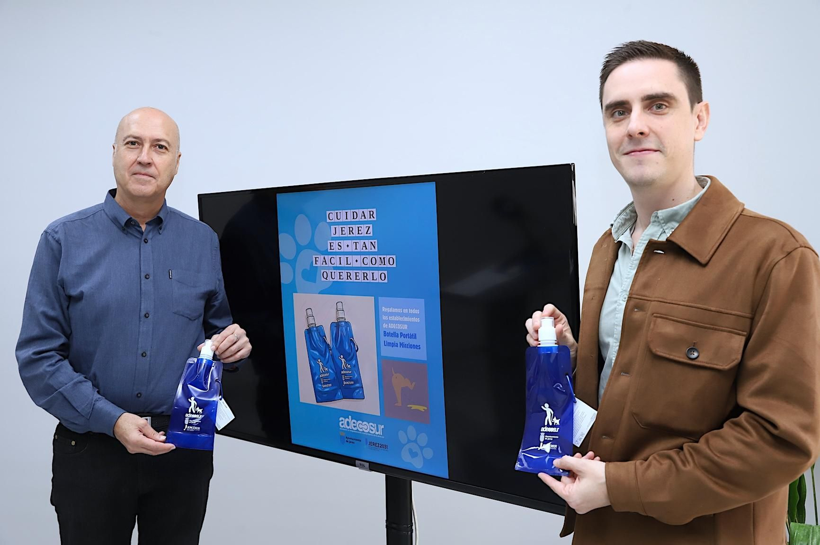 Jaime Espinar, junto a Juan García, de Adecosur, en la presentación de la campaña.