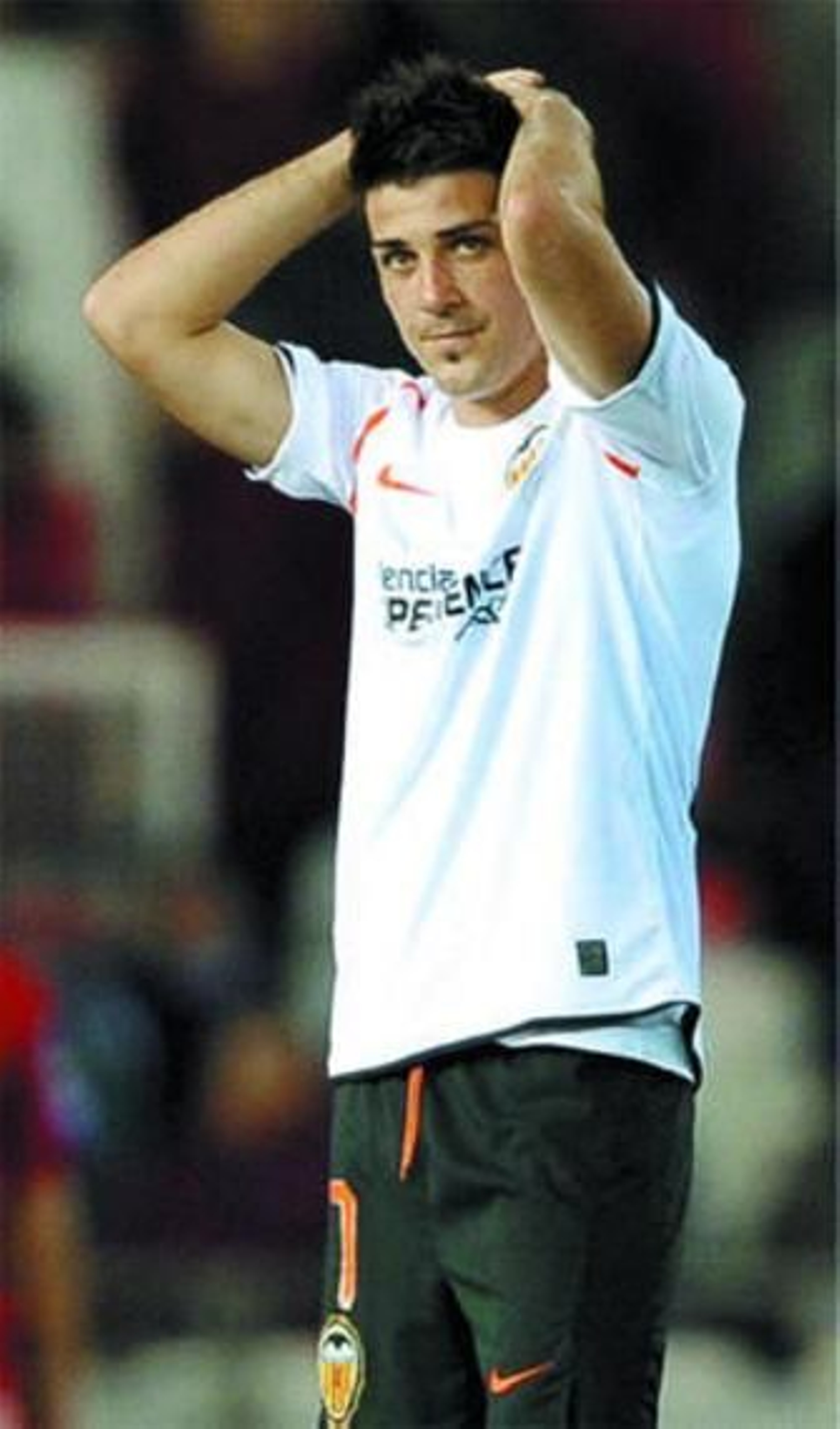 Villa se lamenta tras la derrota.