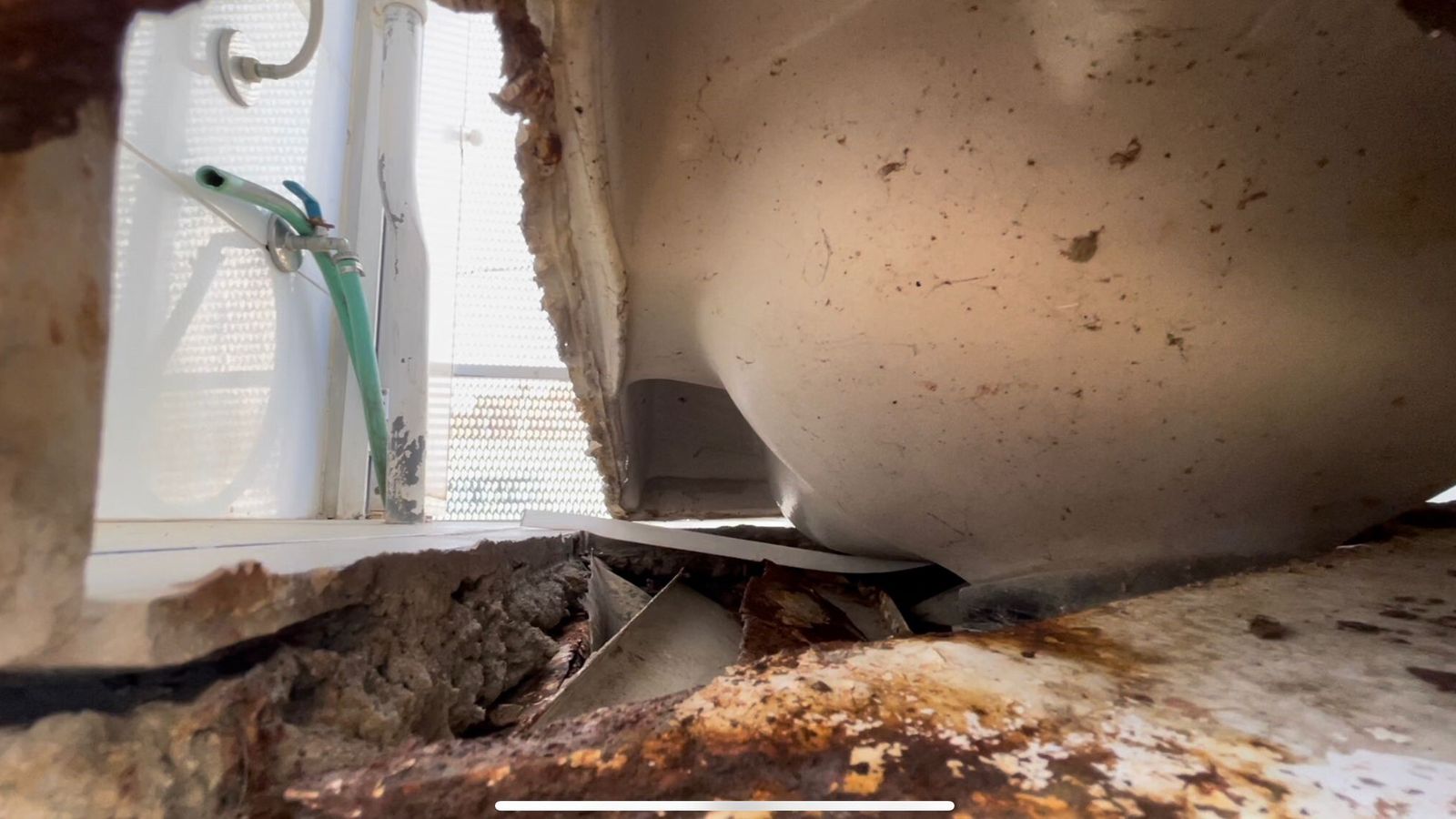 Detalle de uno de los desperfectos en el CD Su Eminencia